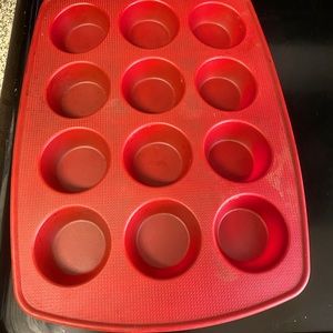 3/$15✨ KitchenAid Silicone Muffin Pan